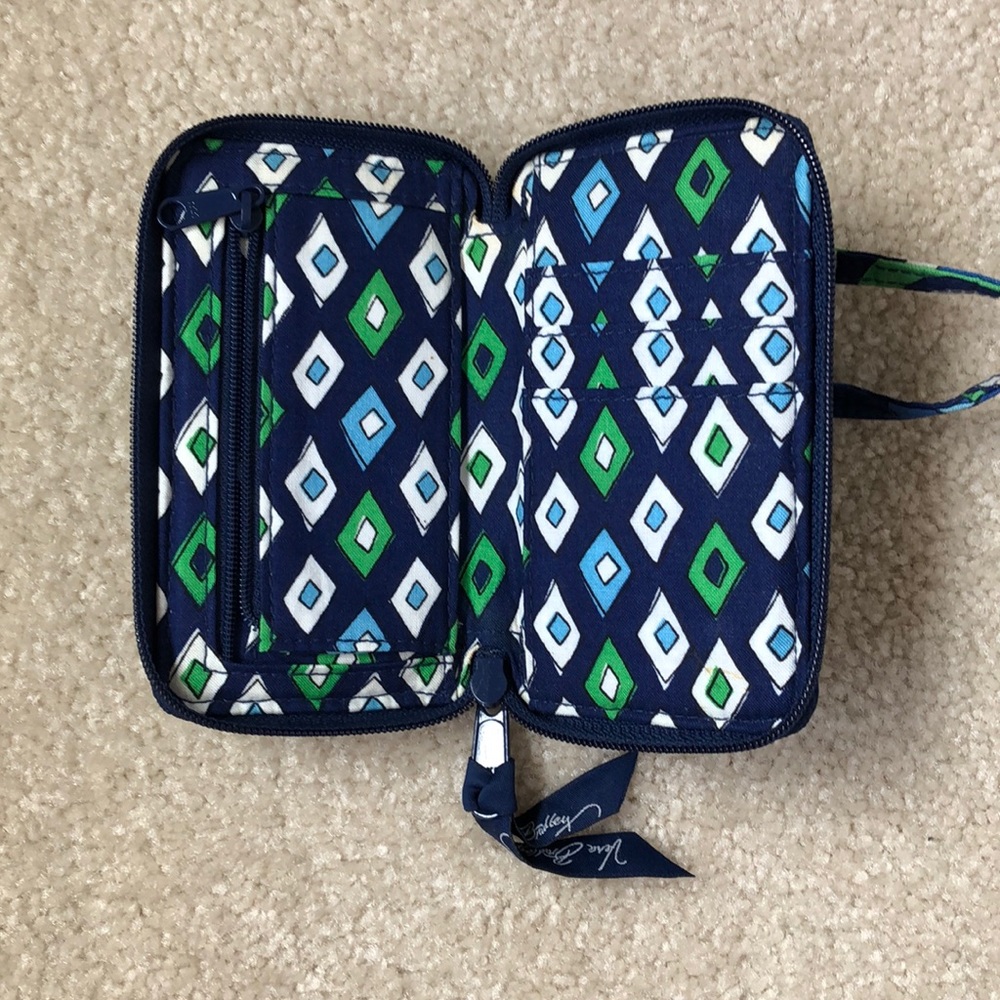 VERA BRADLEY Wristlet ✨ - Picture 3 of 3